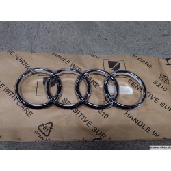 Audi A4 B9 - AUDI-Zeichen Kühlergrill